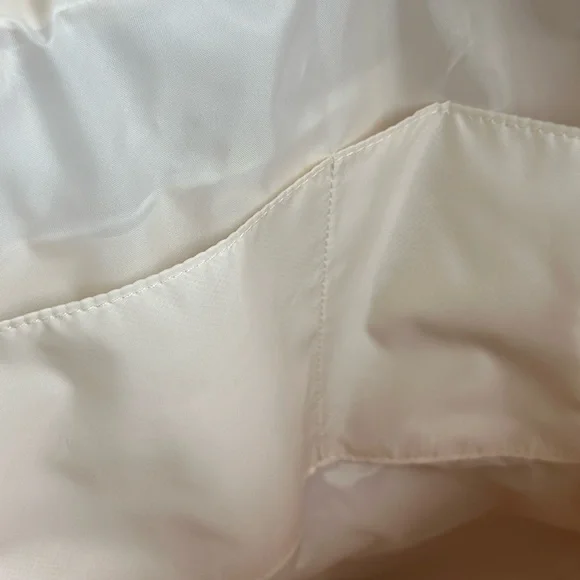 Victoria's Secret cream Tote Bag Plush Cozy Design - Picture 5 of 8